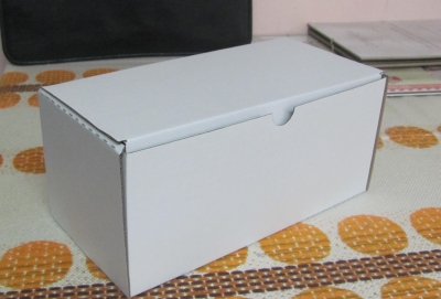 Pudełko tekturowe, wykrój składany wykonany z tektury trójwarstwowej bądź mikrofali